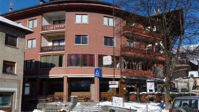 bar-nuovo-secondo-piano-con-balcone-1
