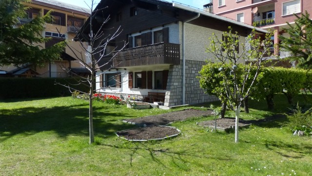 APPARTAMENTO A BORMIO IN AFFITTO CON 3 CAMERE, CENTRO BORMIO, GIARDINO, PRIVATI AFFITTI BORMIO, CASE BORMIO, APPARTAMENTI A BORMIO, AFFITTI BORMIO,BORMIO AFFITTI,BORMIO VENDITE,VENDITE BORMIO,CASE IN AFFITTO A BORMIO,CASE IN VENDITA A BORMIO,TERME DI BORMIO,VACANZE BORMIO OFFERTE,VACANZE A BORMIO TERME,BORMIO APPARTAMENTI VACANZE, BORMIO APPARTAMENTI IN AFFITTO,BORMIO APPARTAMENTI IN VENDITA,ISOLACCIA,LIVIGNO,CAPODANNO AFFITTI BORMIO, CASE VACANZA, AFFITTASI APPARTAMENTI, APPARTAMENTO AD OGA, SAN NICOLO VALFURVA, NATALE, CAPODANNO, VALDIDENTRO