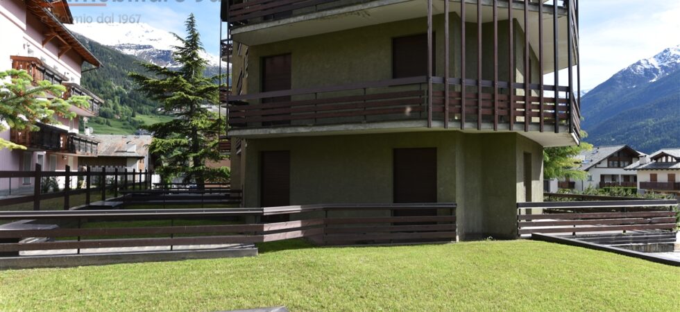Appartamento in affitto in centro Bormio, giardino e box