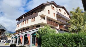 Appartamento centro Bormio con balcone, ascensore e box